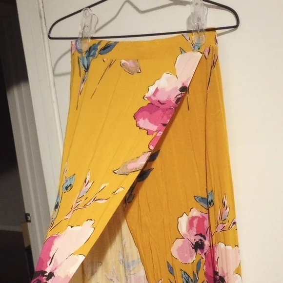 Charlotte Russe Floral Maxi Skirt in Yellow and Pink - Picture 9 of 10